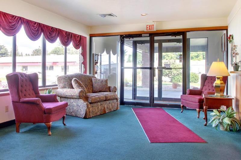 West Lake Lodge Shawano Exterior photo