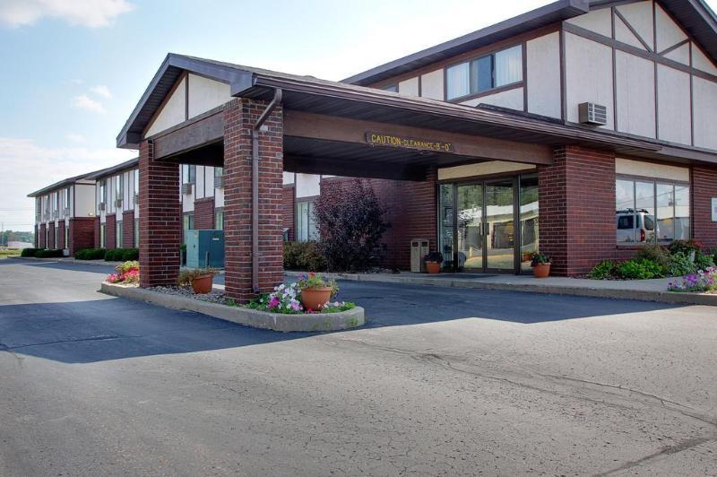 West Lake Lodge Shawano Exterior photo